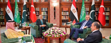 Пакистан, Турция, Египет и Саудитска Арабия умуват как да отворят Ормузкия проток