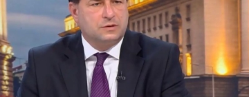 Доц. Борислав Цеков: Няма битка „промяна на статуквото”, а има вътрешна борба в рамките на самото политическо статукво