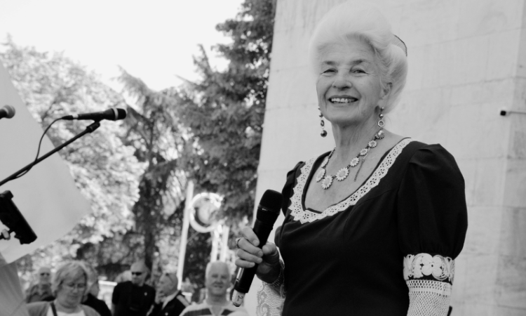 Почина българската народна певица Янка Рупкина