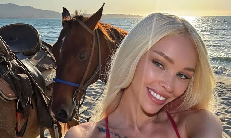 Стара тръпка на Роналдо се заигра с коне на плажа