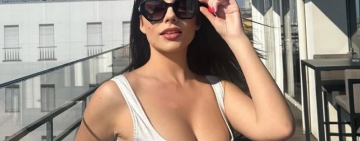 Красива актриса от филма за Гунди качи чисто голи СНИМКИ 18+