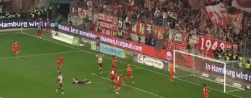 Санкт Паули и Кьолн поделиха точките