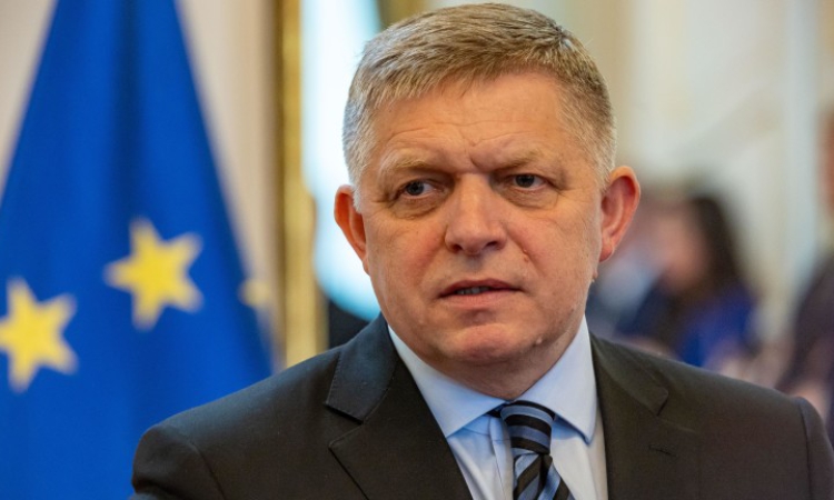 Литва и Латвия пак забраниха на Фицо да прелети над тях за парада в Москва