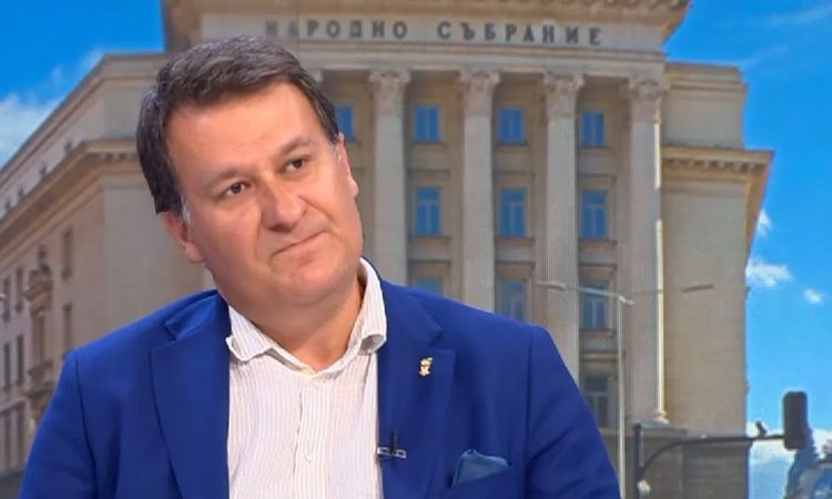 Милен Любенов: Силната опозиция е гражданското общество