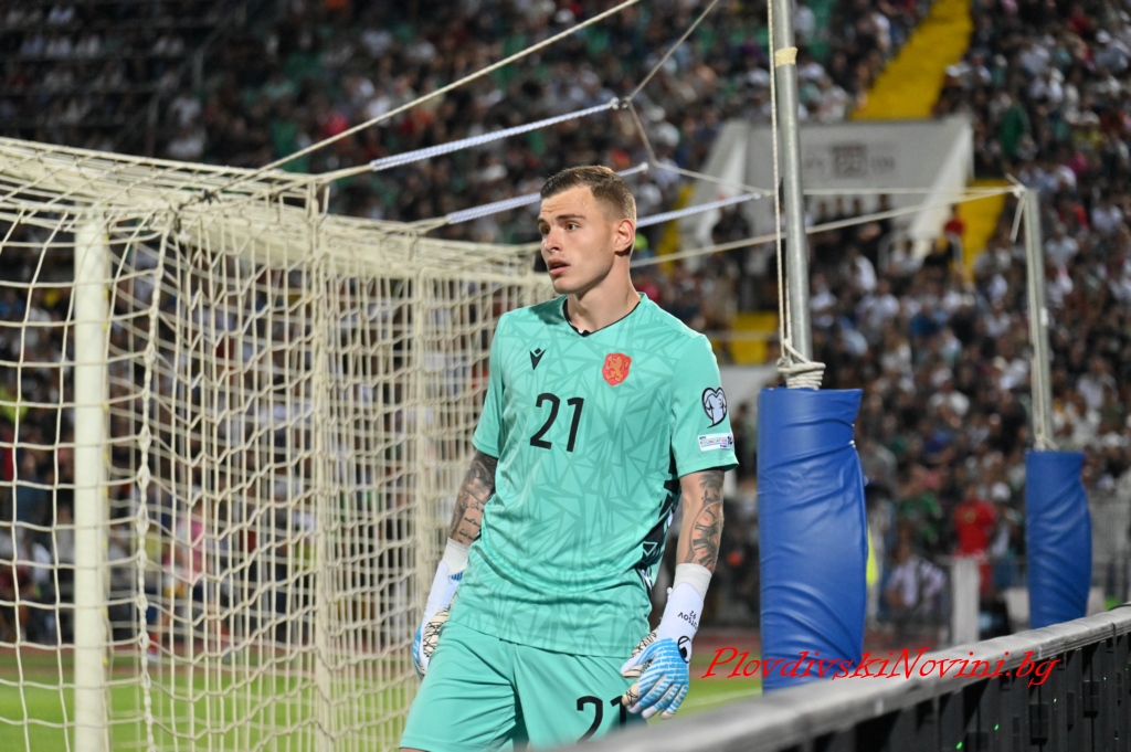 Светослав Вуцов остава в Левски поне още един сезон