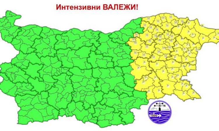 Бури, гръмотевици и градушки удрят Източна България