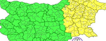 Бури, гръмотевици и градушки удрят Източна България