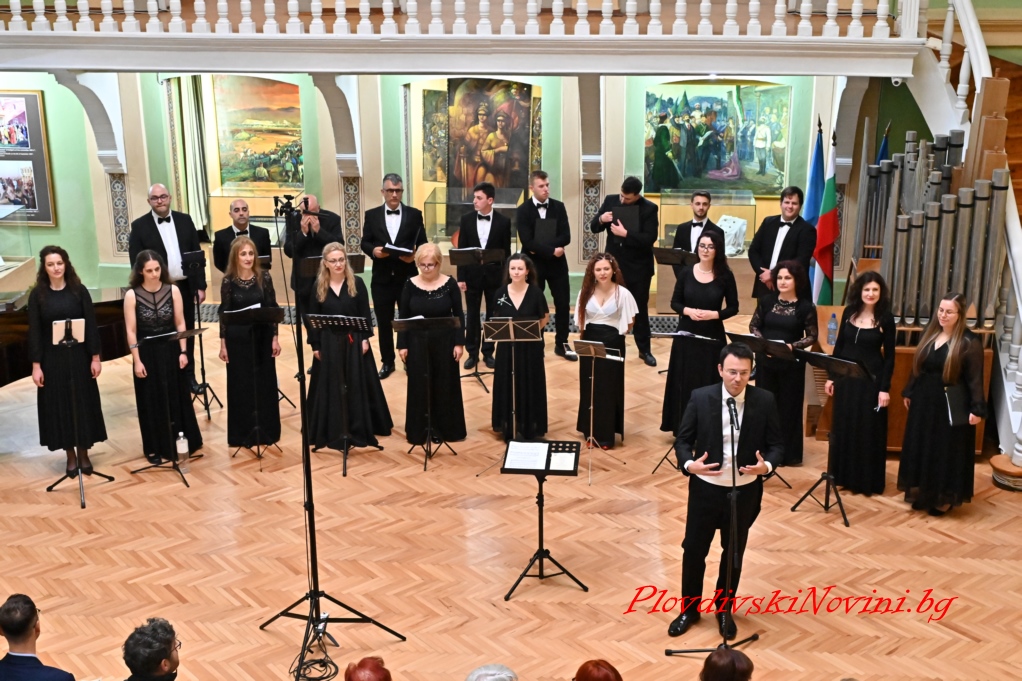 С концерт „Славянството в музиката“ ансамбъл „Капела арте“ и маестро Кръстин Настев поздравиха пловдивчани