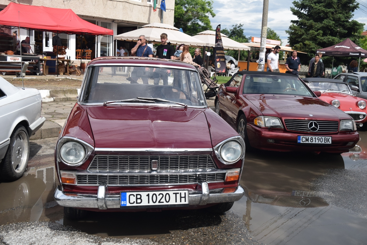 Сред автомобилите, предизвикали най-голям интерес, беше Fiat 1500 L – първата следвоенна лимузина на италианската марка, произвеждана между 1961 и 1967 година.