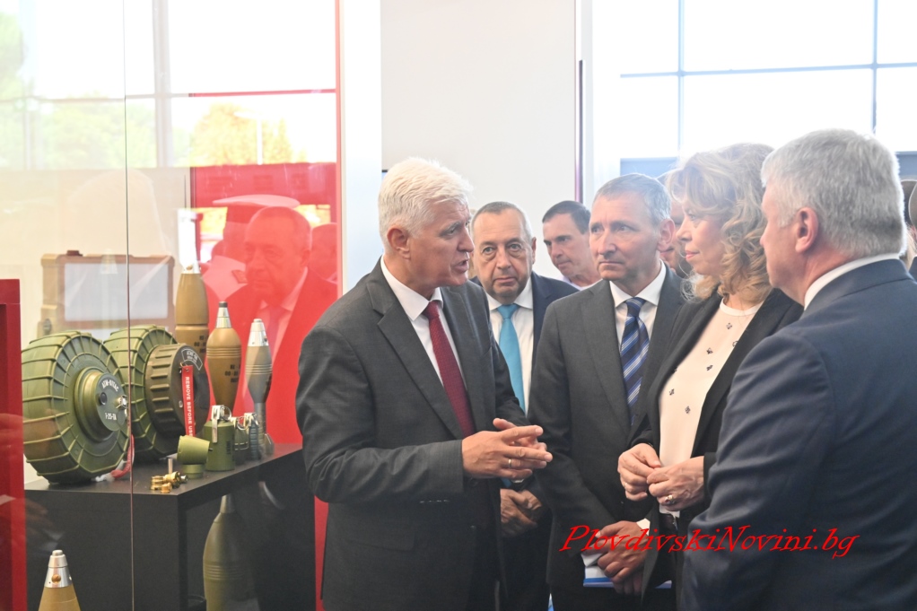 Илияна Йотова: Има още много мини, които ще гърмят под краката на управляващите 
