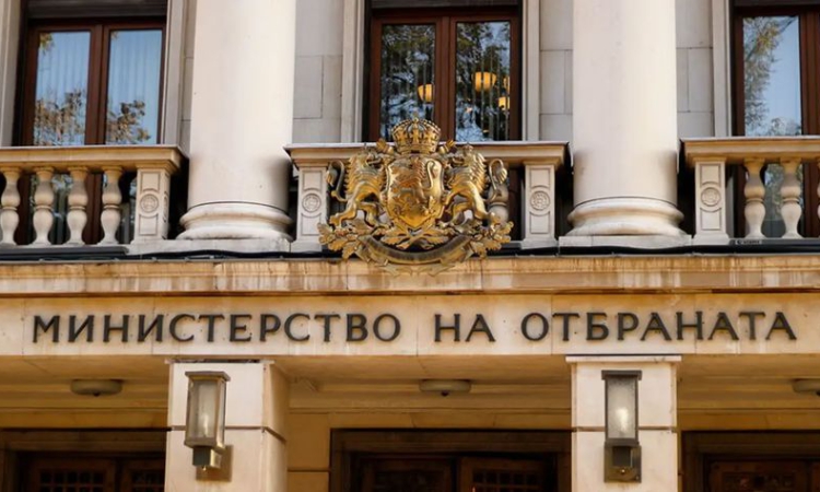 Колко са пенсионерите в Министерството на отбраната?