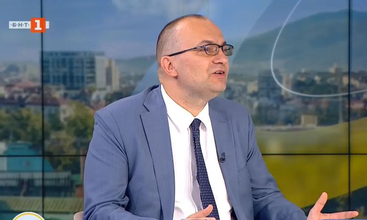 Мартин Димитров: Над 75 000 души в бюджетния сектор получават едновременно заплата и пенсия