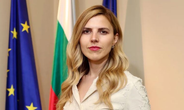 Външният министър Петрова с поздрав по случай Международния ден на жените в дипломацията