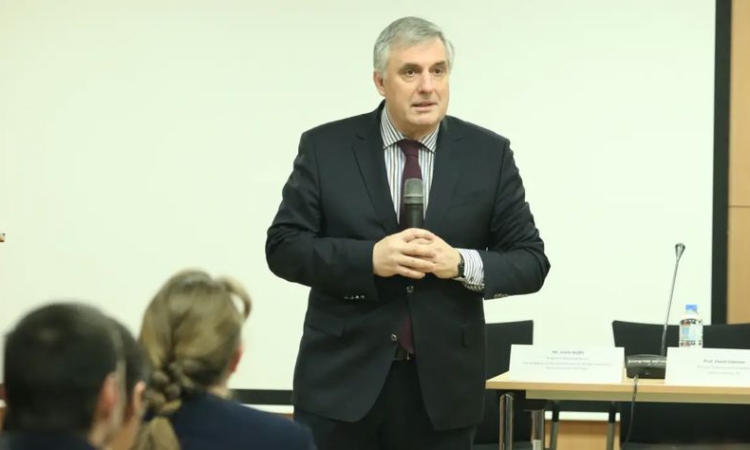 Калфин: Сега плащаме цената на няколко години безотговорно управление на държавните финанси