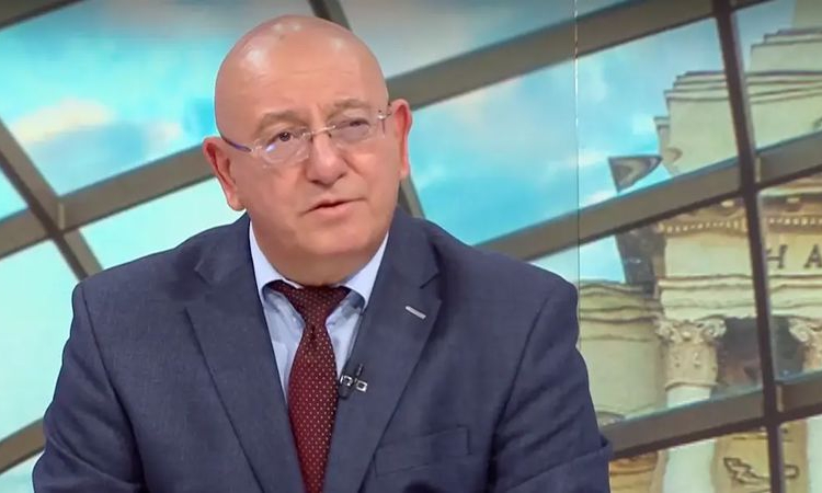 Емил Димитров - Ревизоро: България е в ситуация на преразпределение на мизерията и разчита предимно на външни заеми поради липса на работеща икономика