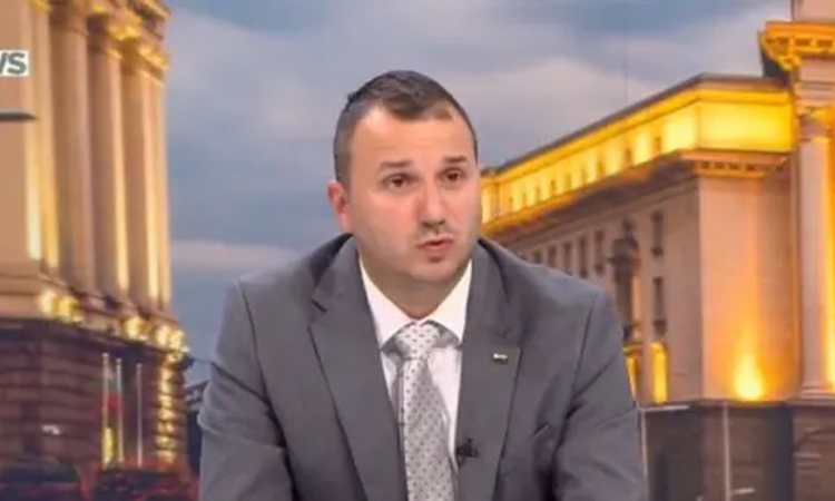 Парушев, ПБ: Оставката е личен акт! Д. Атанасова трябва да реши кое е моралното да се направи!