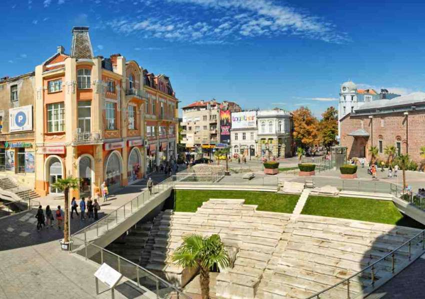 Пловдив ще финансира по нова наредба културните инициативи, повече нощувки отчита общината