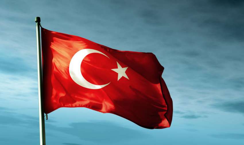 Турция обяви седемдневен национален траур за жертвите на днешните земетресения