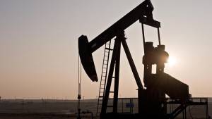 Лек спад в цените на петрола
