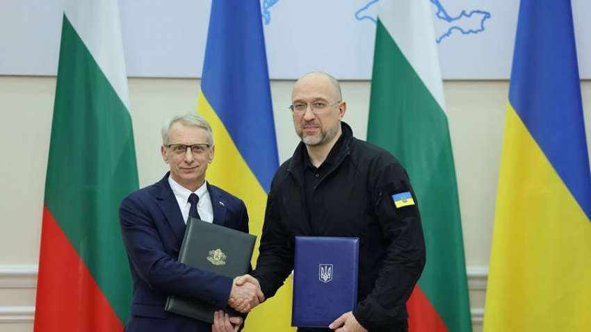 Вижте споразумението, което подписаха Денков и украинският премиер в Киев