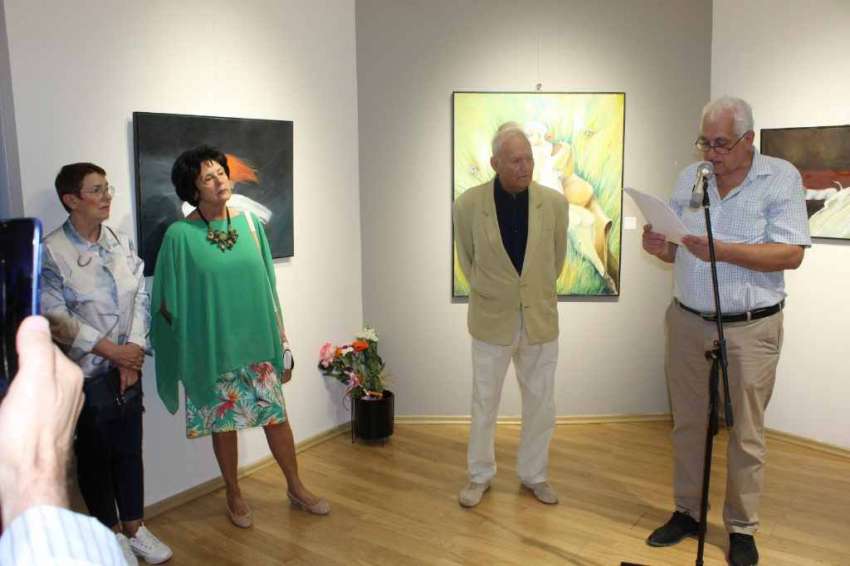 Колеги, приятели, политици обсипаха с внимание художника Здравко Йончев на неговата юбилейна изложба