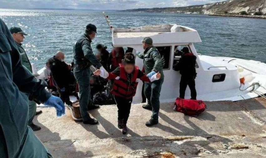 Драма в Черно море, спасиха мигранти на косъм