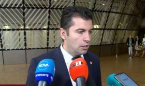 Радев връчва мандат за съставяне на правителство на Кирил Петков