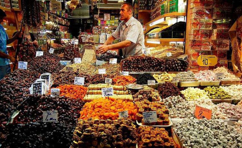 Опашки пред супермаркети в Турция след инструкции на Ердоган да намалят цените на основни стоки