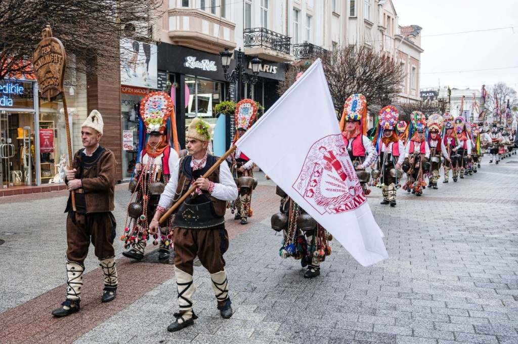 Дионисиево шествие - атракция с кукери, гайдари, фолклорни танци и вино 