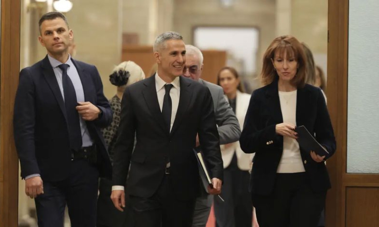 Гюров на срещата с ЦИК: Може да разчитате на пълно съдействие от служебния кабинет за провеждането на честни избори