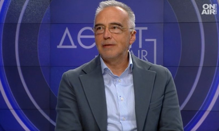 Антон Кутев: Радев няма да остави хора да мишкуват под него