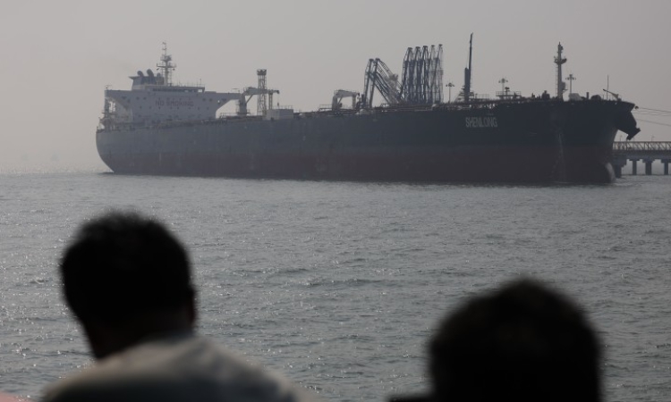 Иран затваря напълно Ормузкия проток, ако САЩ атакуват енергийна инфраструктура