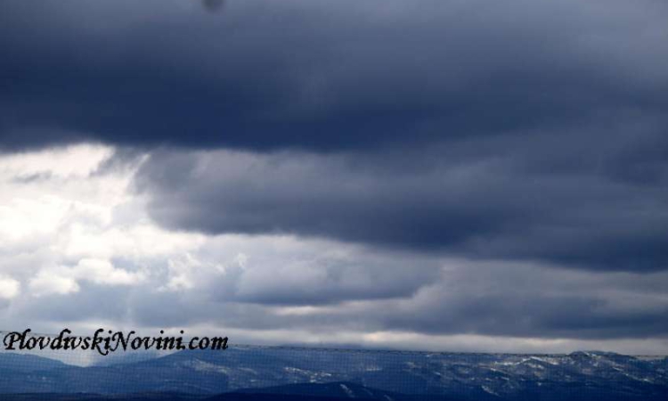 АПИ предупреждава шофьорите да са готови за сняг при пътуване през планините