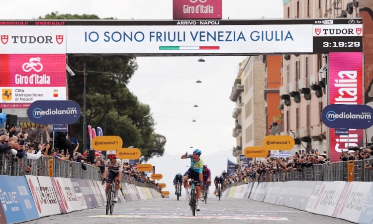 Давиде Балерини спечели шести етап от #Giro d’Italia , Афонсо Еулалио запази розовата фланелка