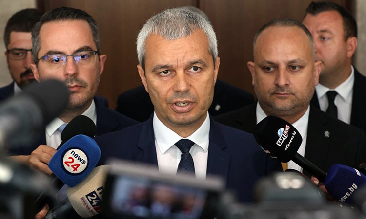 Костадинов: Ако Десислава Атанасова има политически морал, трябва да подаде оставка
