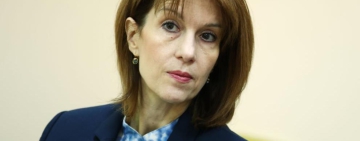 Радев назначи бившата шефка на ЦИК Камелия Нейкова за главен секретар на МС