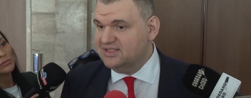 Документите на МВР: Кои са в списъка с полетите около Пеевски