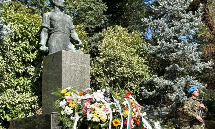 Пловдив отбелязва 189 години от рождението на Васил Левски с военен ритуал на Бунарджика